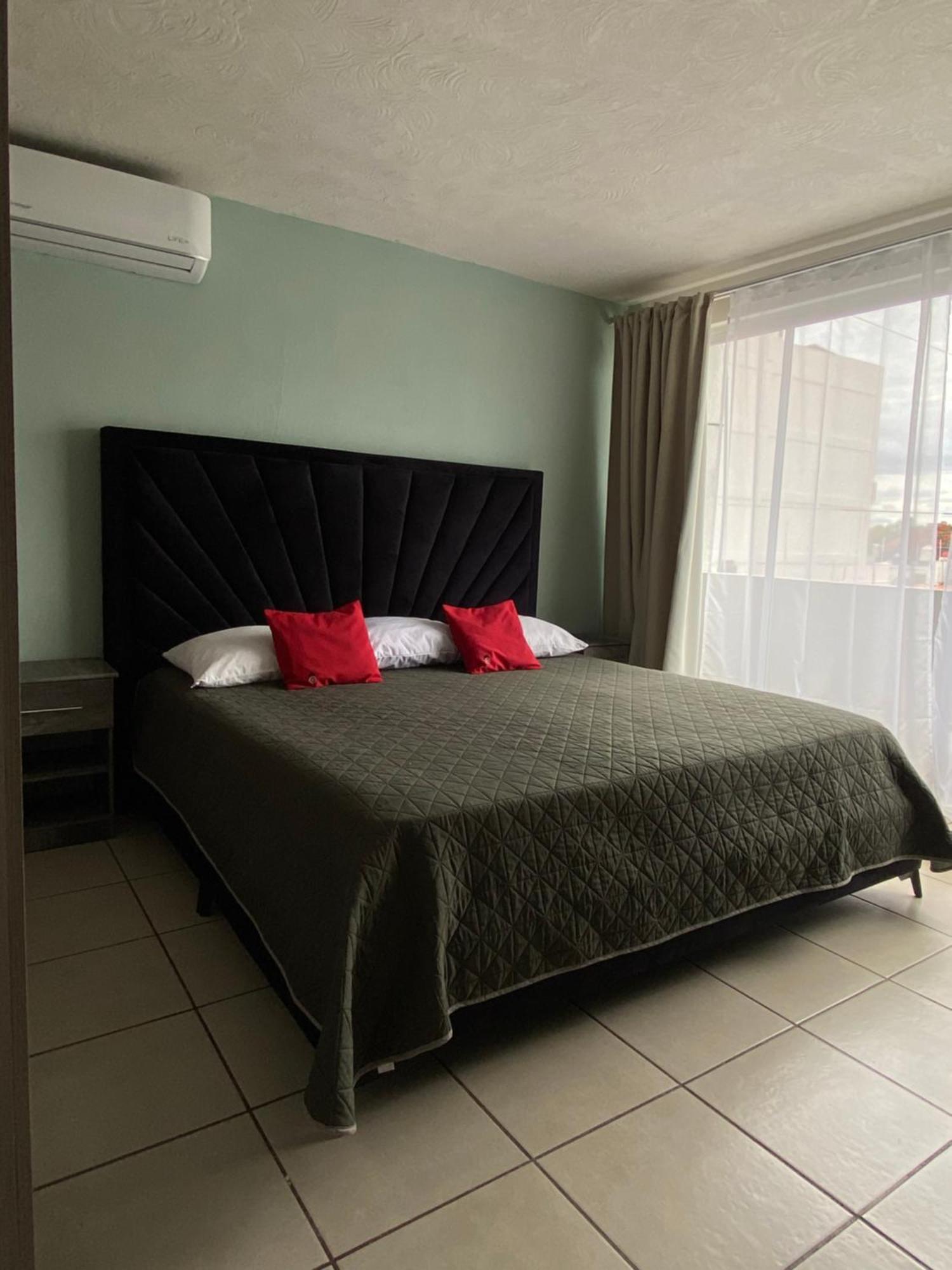 1 Venator House Boutique Aparthotel León Eksteriør bilde